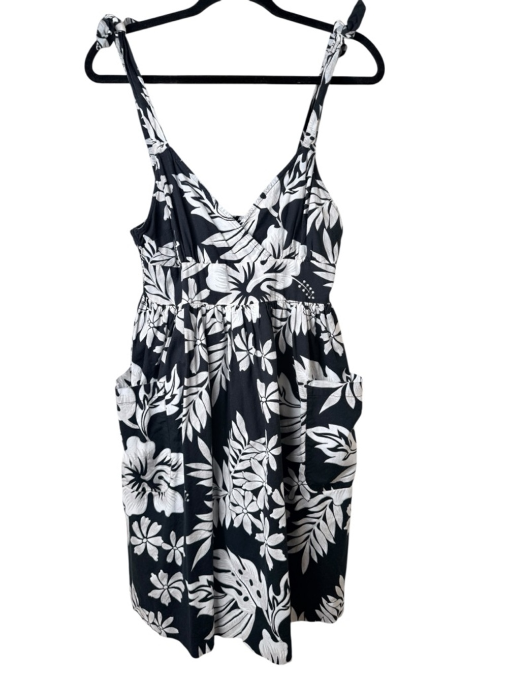 Tiki Palm Small  Black & White Floral Sundress
